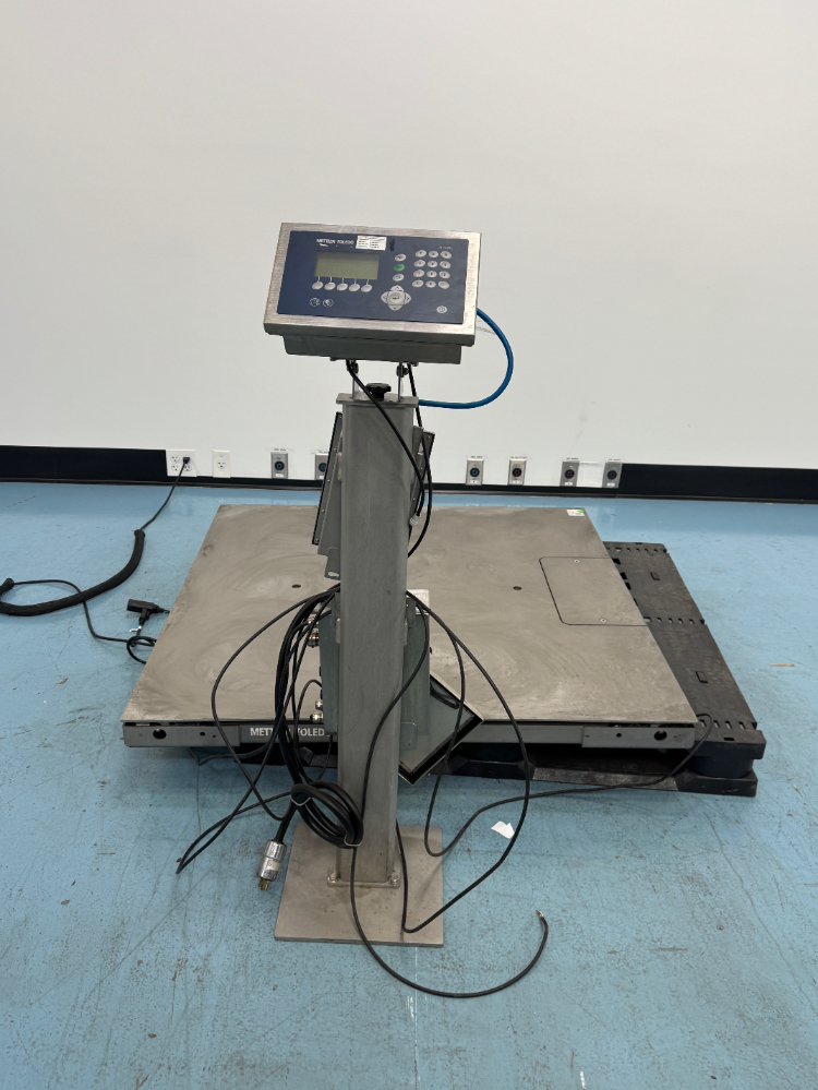 Image of Mettler Toledo IND560 Floor Scale